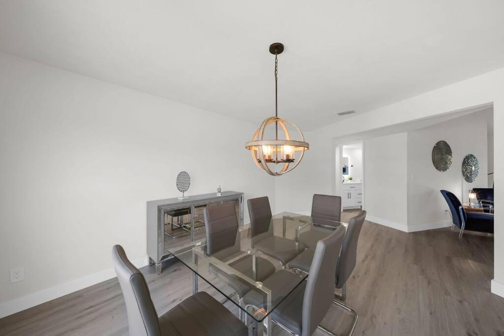 Luxury Waterfront Haven In Cape Coral - Dog-Friendly Escape With Private Pool Exterior foto